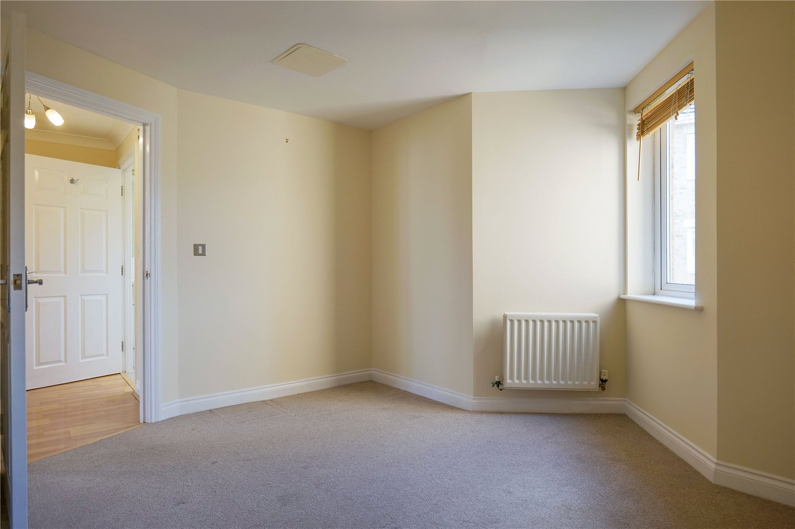 2 bedroom Flat for sale in Gas Works Road, Reading, Berkshire
