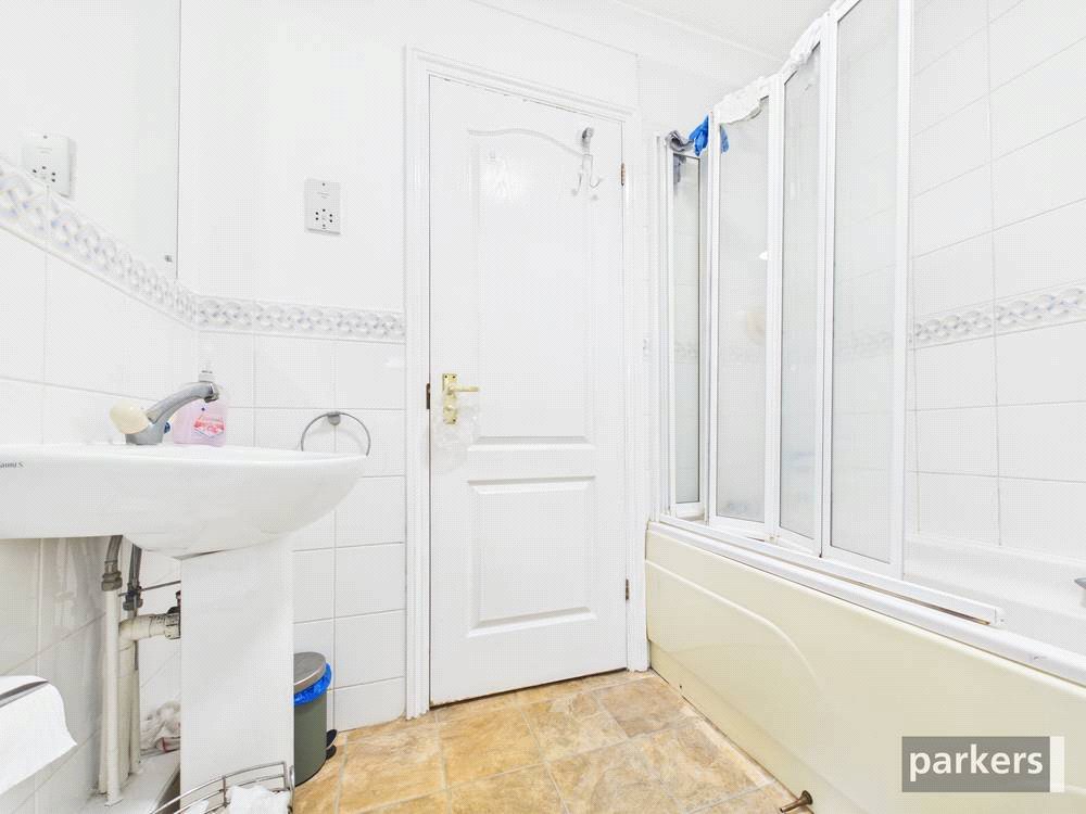 2 bedroom Flat for sale in Reading, Berkshire