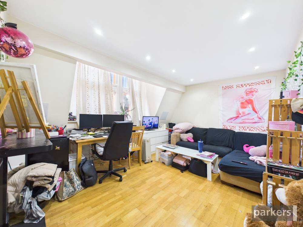 2 bedroom Flat for sale in Reading, Berkshire