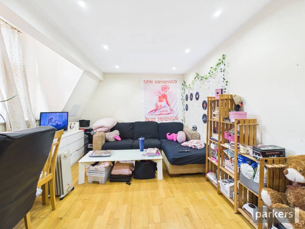 2 bedroom Flat for sale in Reading, Berkshire