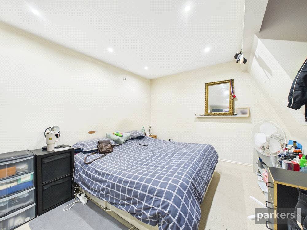 2 bedroom Flat for sale in Reading, Berkshire