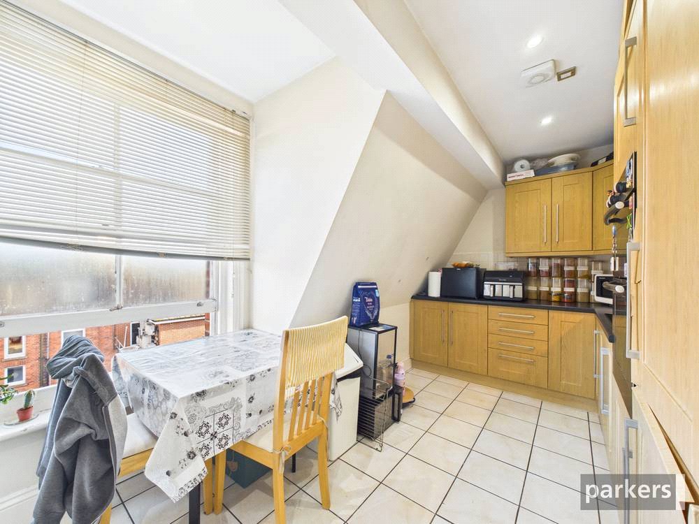 2 bedroom Flat for sale in Reading, Berkshire