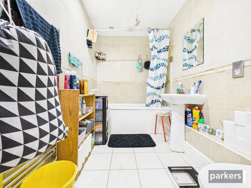 2 bedroom Flat for sale in Reading, Berkshire