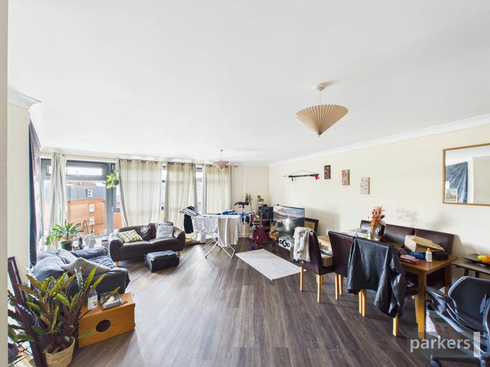 2 bedroom Flat for sale in Reading, Berkshire