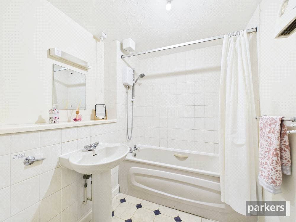 1 bedroom Flat for sale in Reading, Berkshire