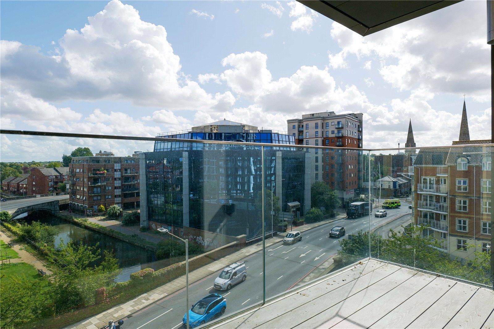 2 bedroom Flat for sale in Reading, Berkshire