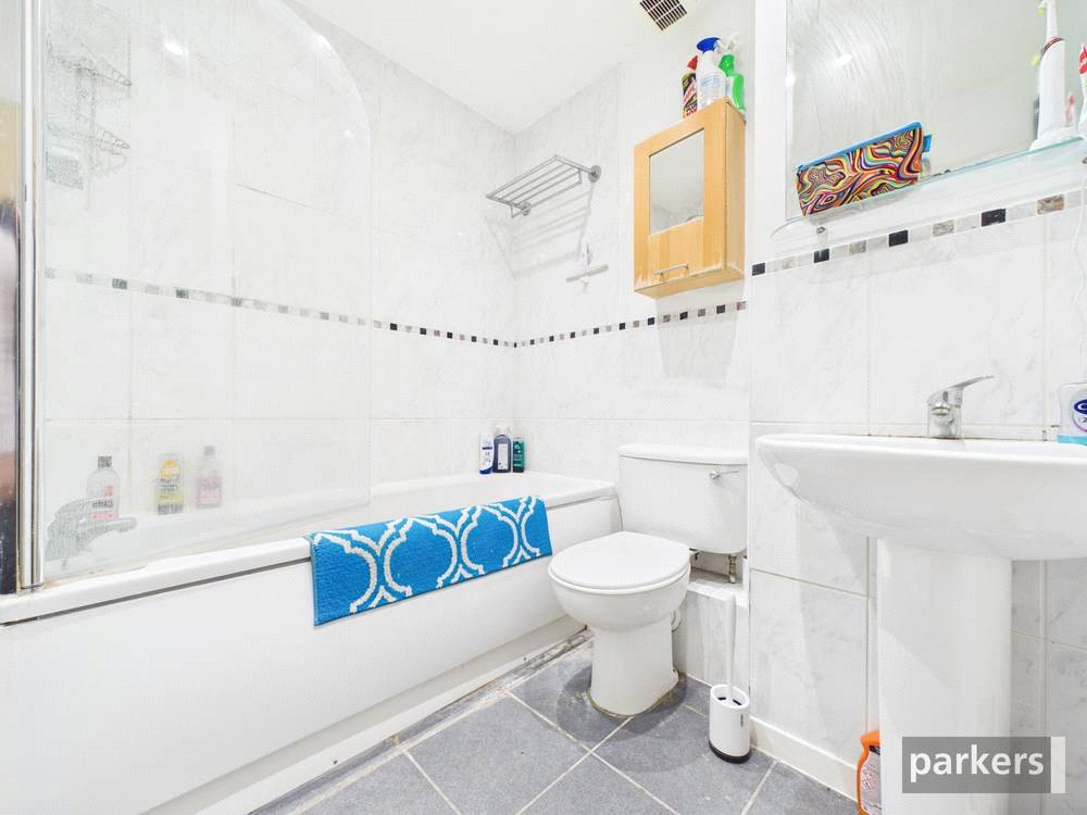 2 bedroom Flat for sale in Reading, Berkshire