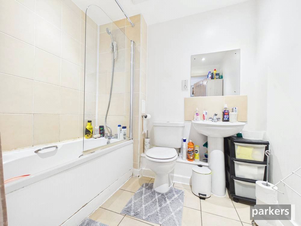 3 bedroom Flat for sale in Reading, Berkshire