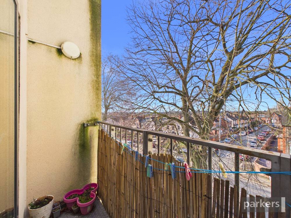 3 bedroom Flat for sale in Reading, Berkshire