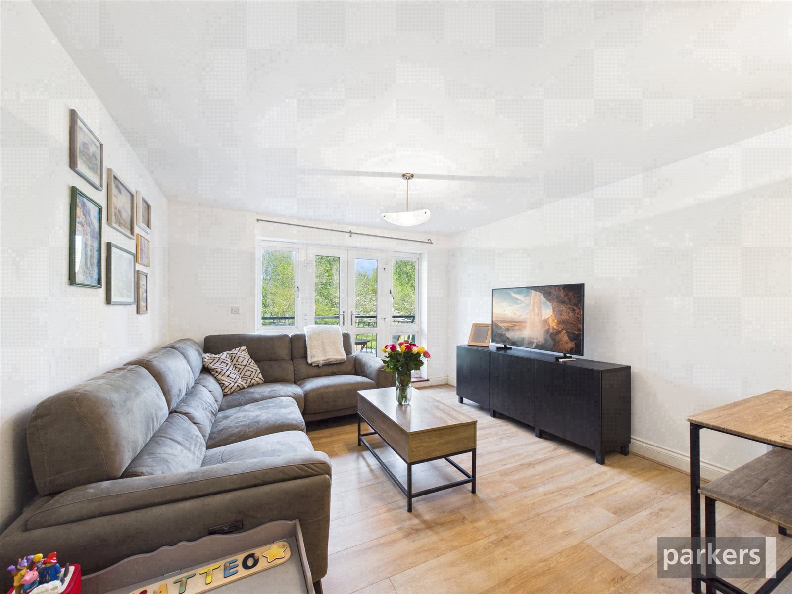 2 bedroom Flat for sale in Napier Road, Reading, Berkshire