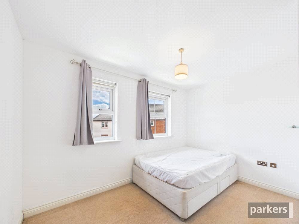 2 bedroom Flat for sale in Shinfield, Reading, Berkshire