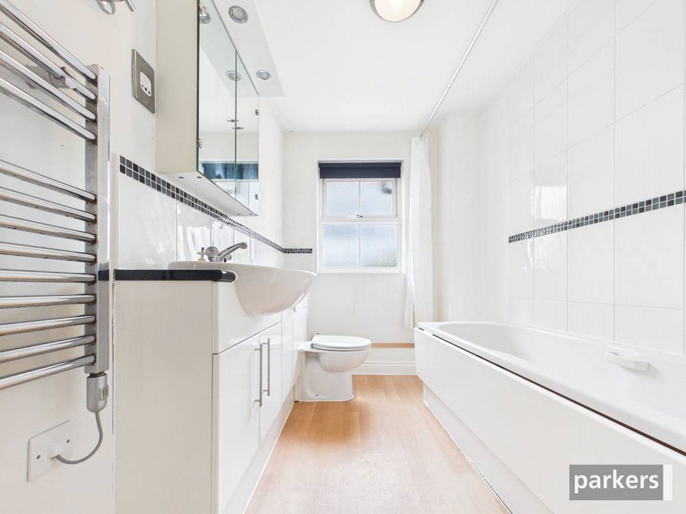 2 bedroom Flat for sale in Shinfield, Reading, Berkshire