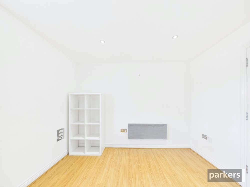 2 bedroom Flat for sale in Shinfield, Reading, Berkshire