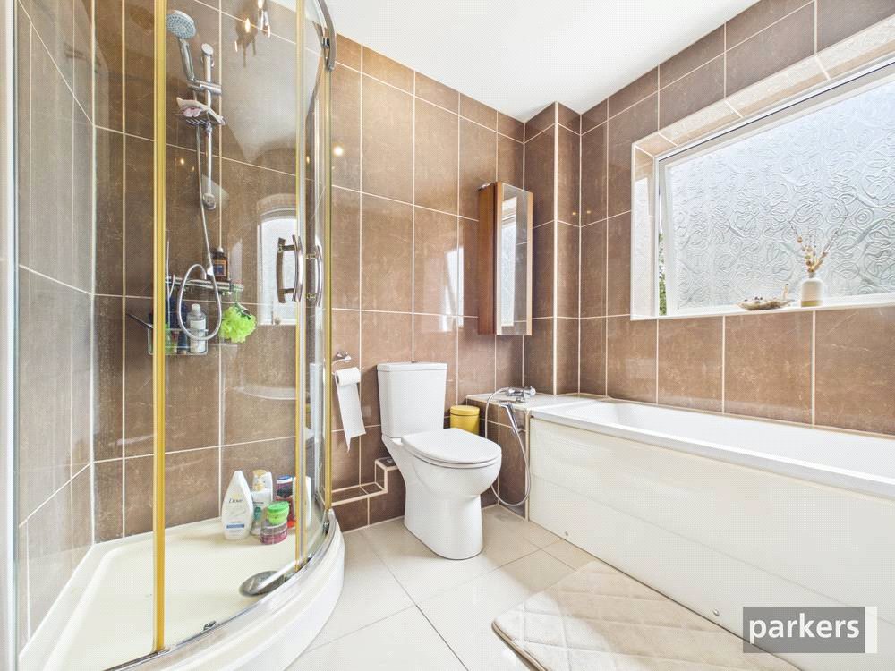 4 bedroom House for sale in Reading, Berkshire