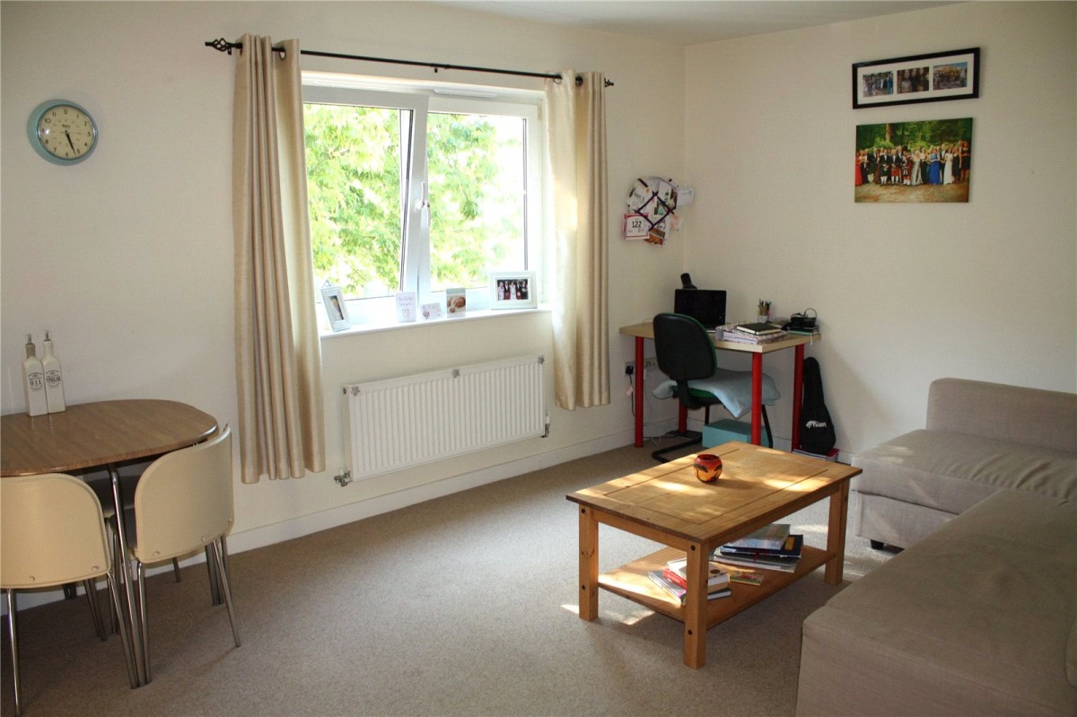 Whale Avenue, Reading, Berkshire
