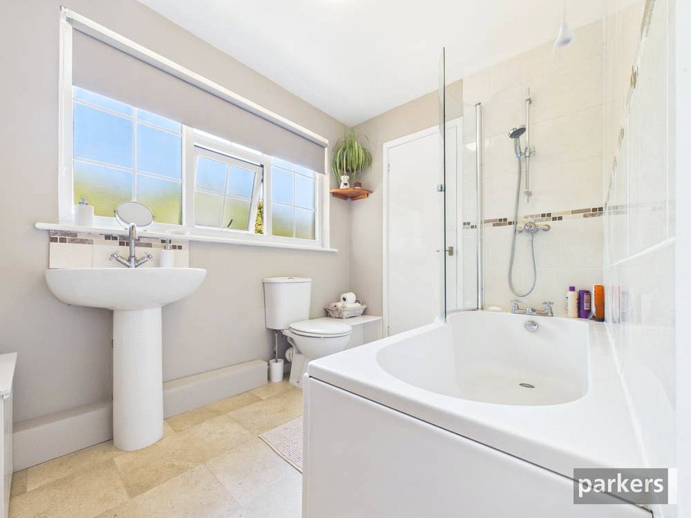 4 bedroom House for sale in Reading, Berkshire