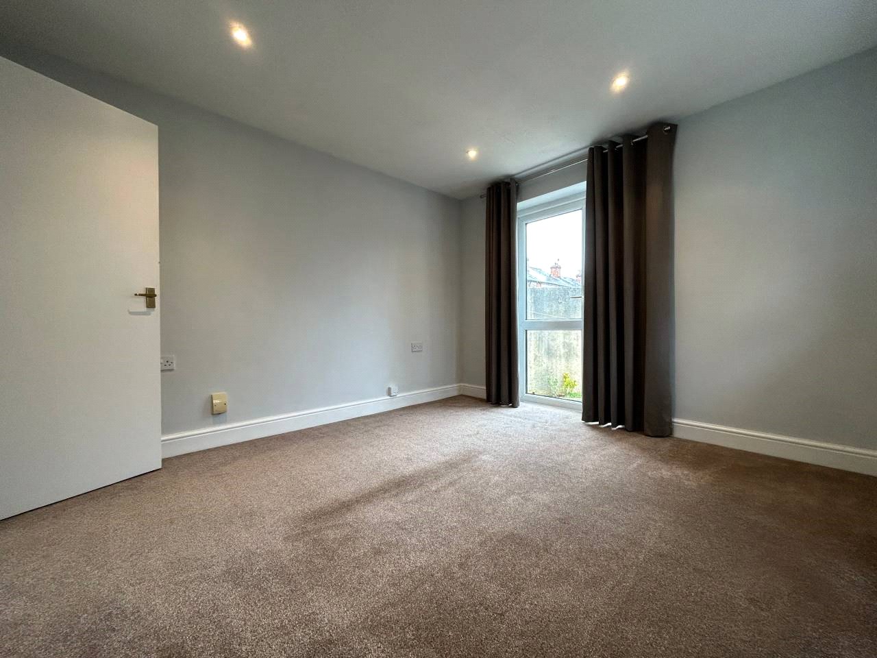 1 bedroom Flat to let in Reading, Berkshire