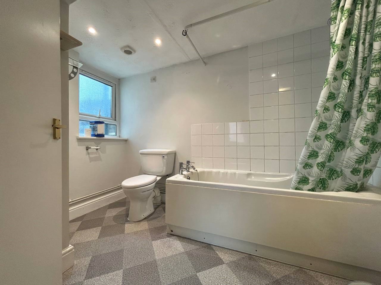 1 bedroom Flat to let in Reading, Berkshire