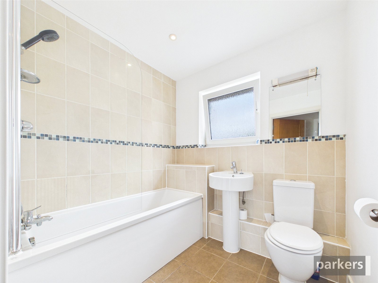 2 bedroom Flat to let in Whale Avenue, Reading, Berkshire