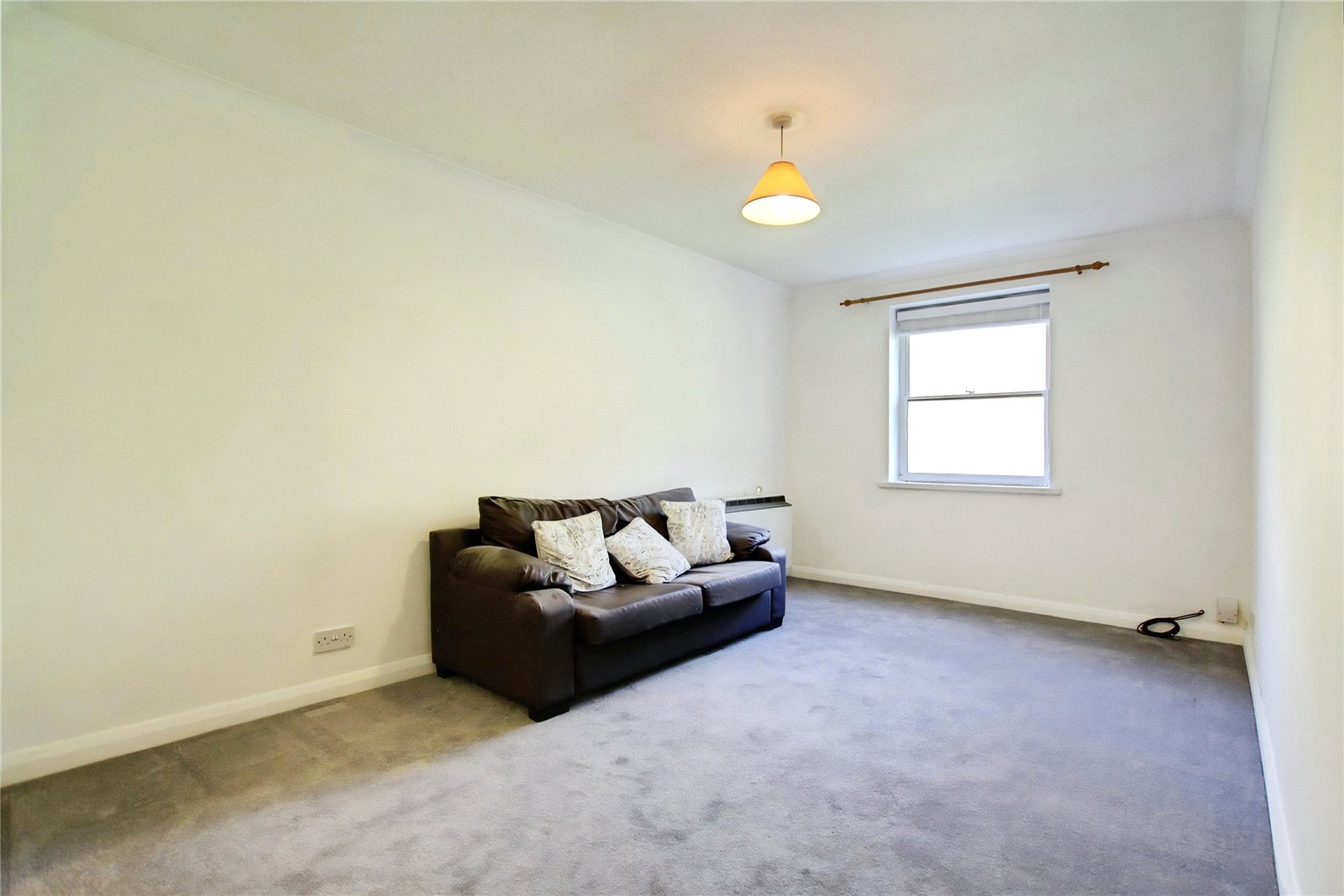 1 bedroom Flat to let in Dale Road, Reading, Berkshire