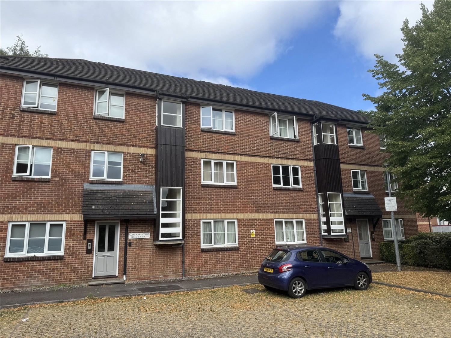 Muirfield Close, Reading, Berkshire