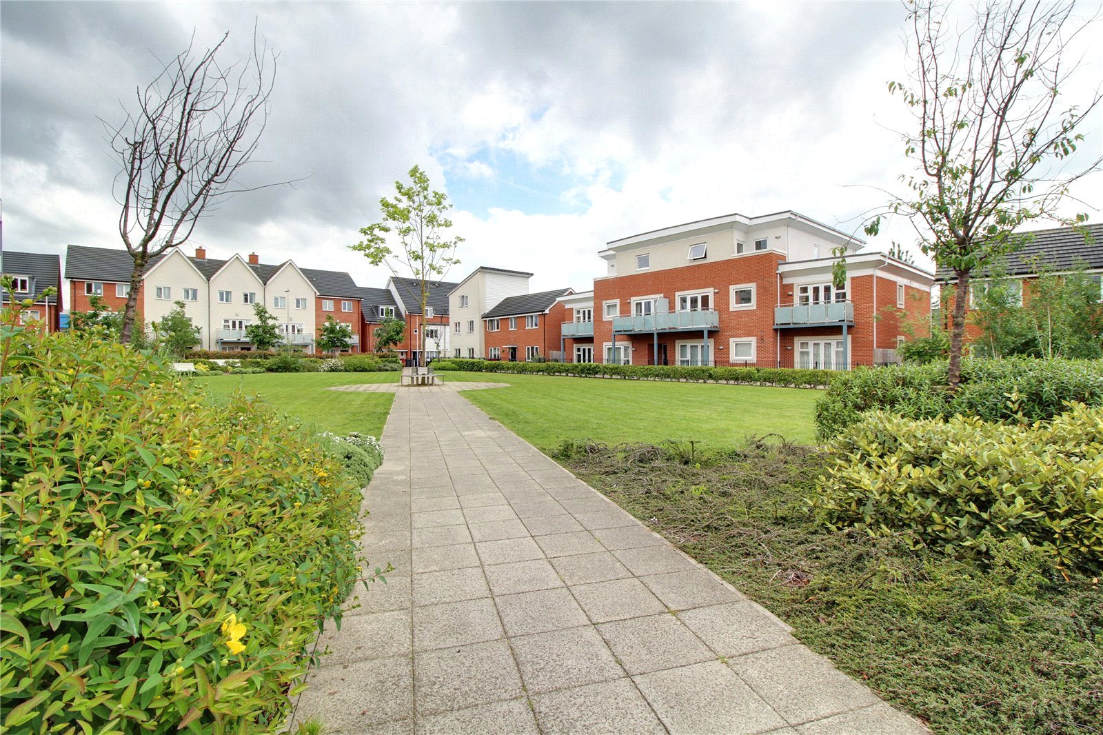 2 bedroom Flat to let in Rushley Way, Reading, Berkshire