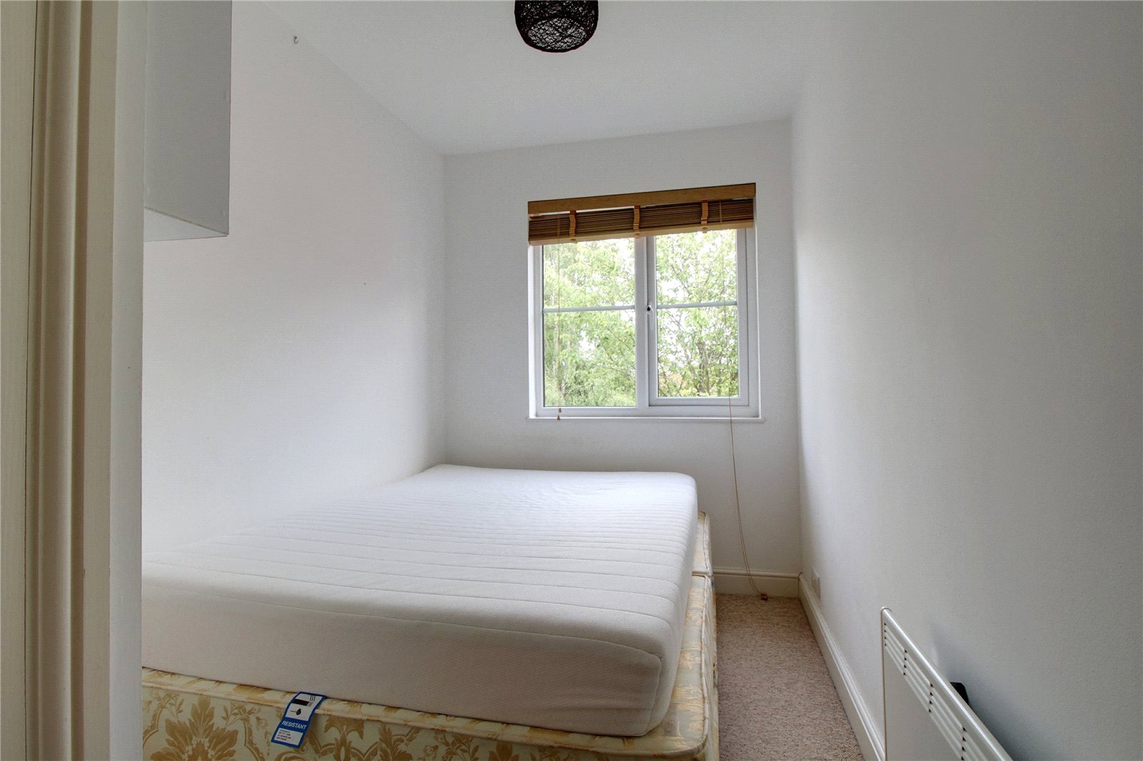 2 bedroom Flat to let in Shinfield Road, Reading, Berkshire
