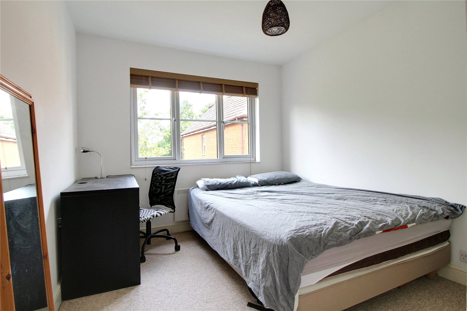 2 bedroom Flat to let in Shinfield Road, Reading, Berkshire