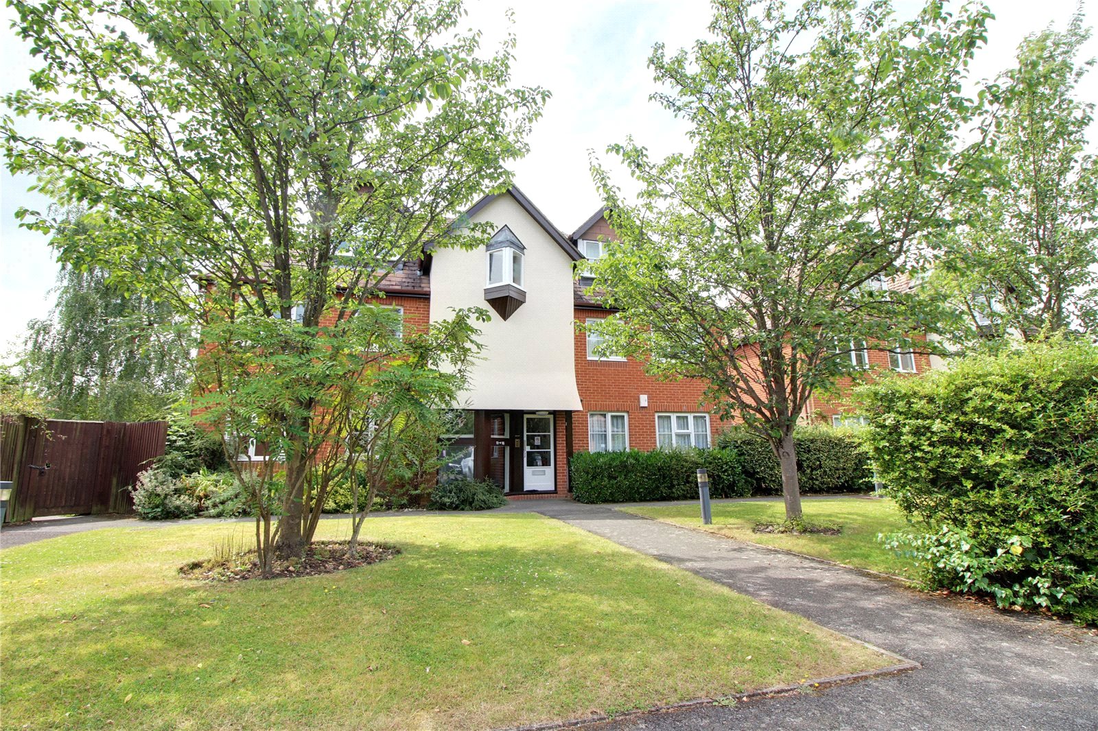 2 bedroom Flat to let in Shinfield Road, Reading, Berkshire