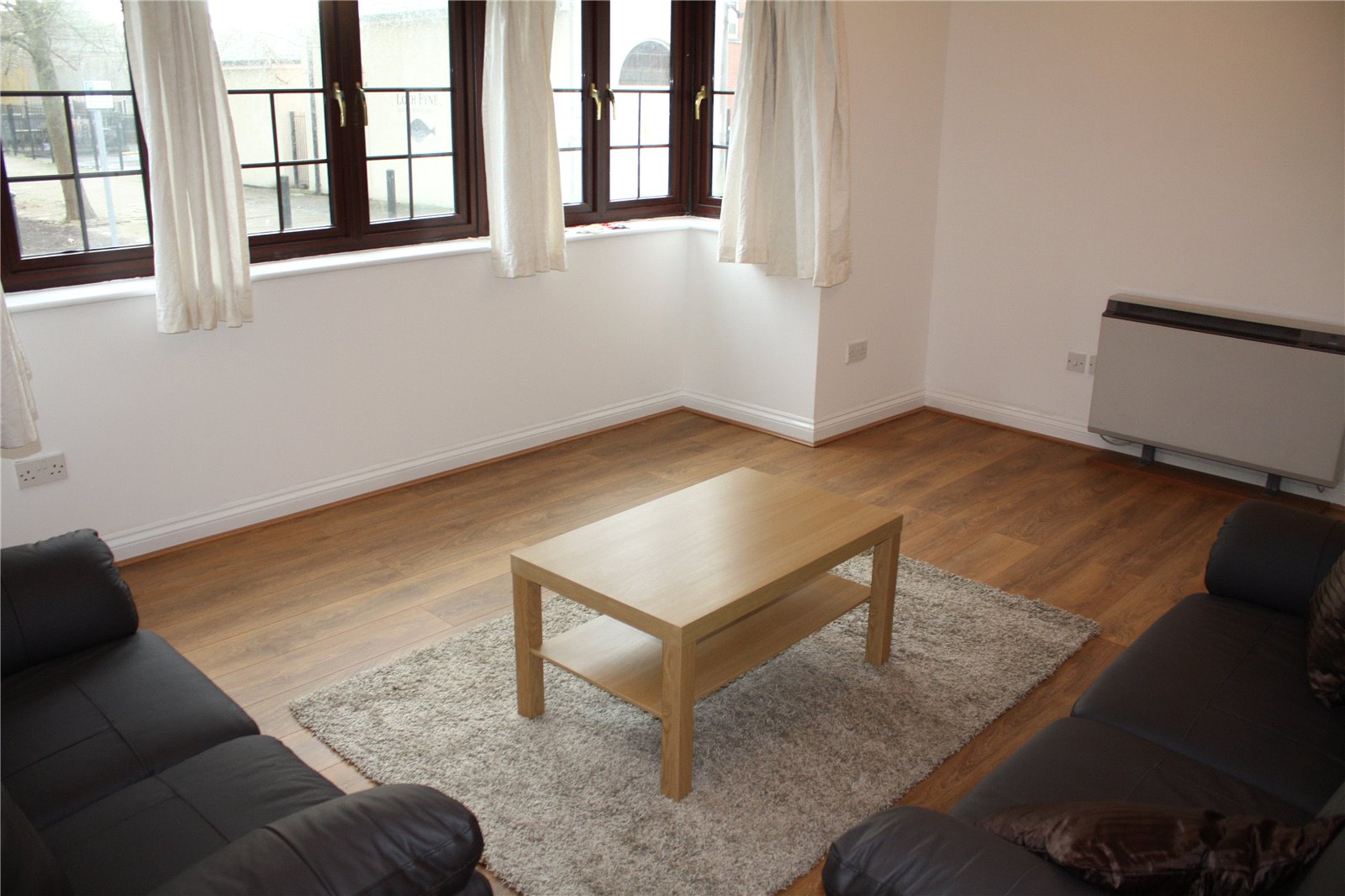 2 bedroom Flat to let in Reading, Berkshire