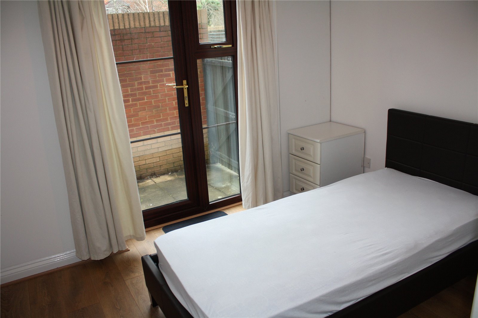 2 bedroom Flat to let in Reading, Berkshire