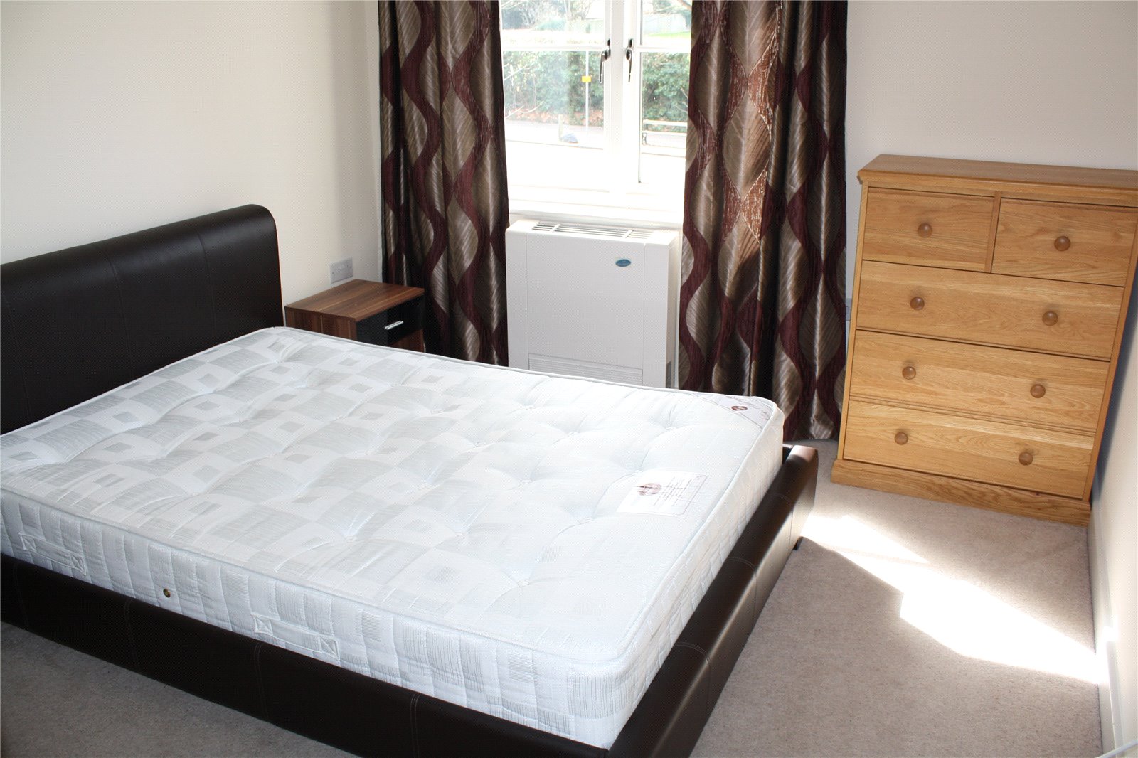 2 bedroom Flat to let in Reading, Berkshire