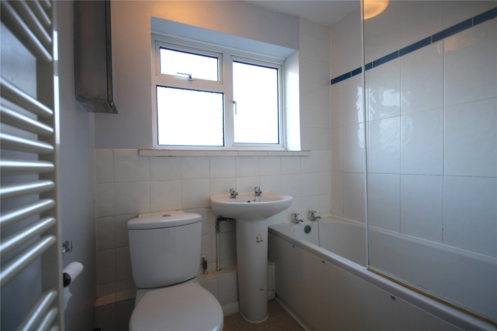 2 bedroom Flat to let in Woodley, Reading, Berkshire