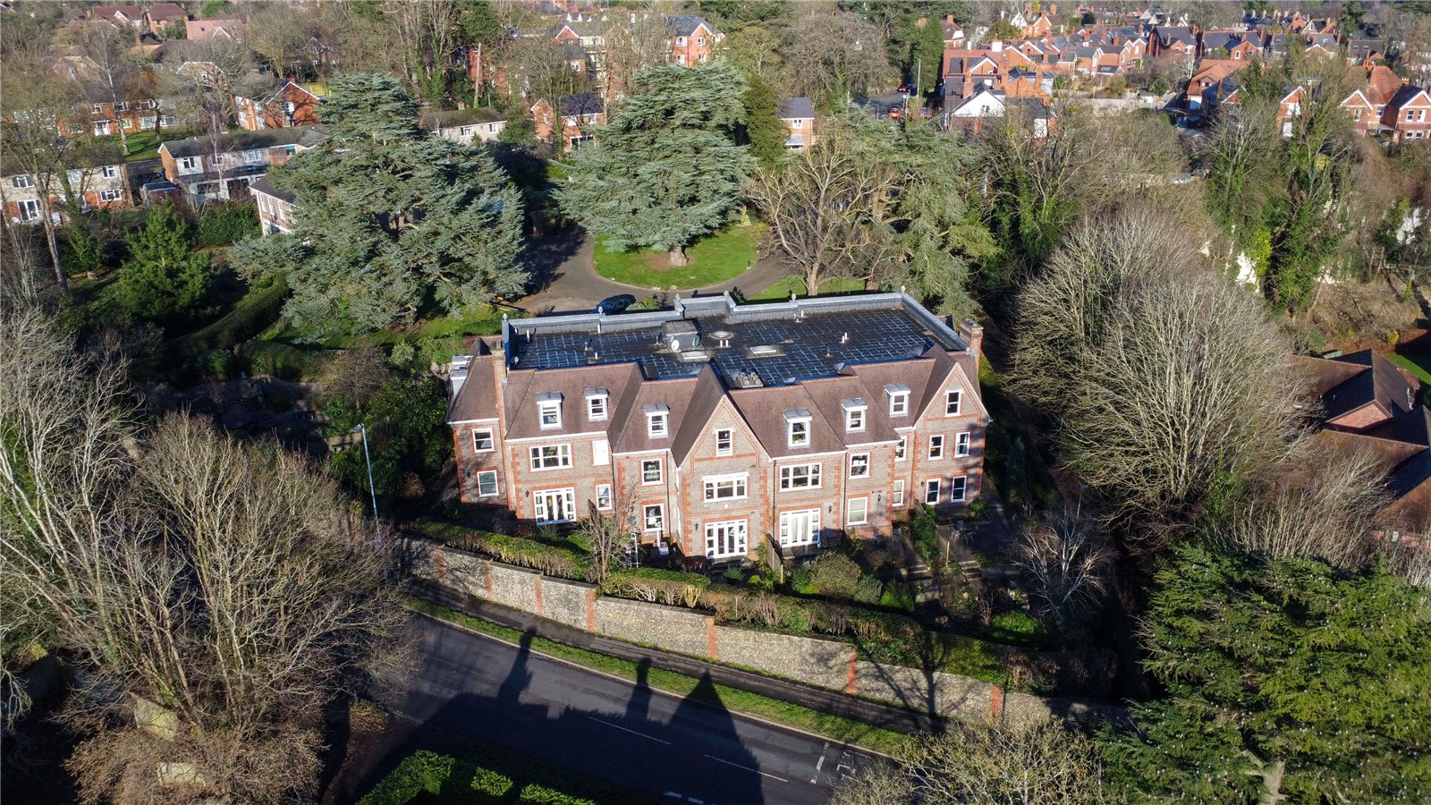 2 bedroom Flat to let in The Mount, Reading, Berkshire
