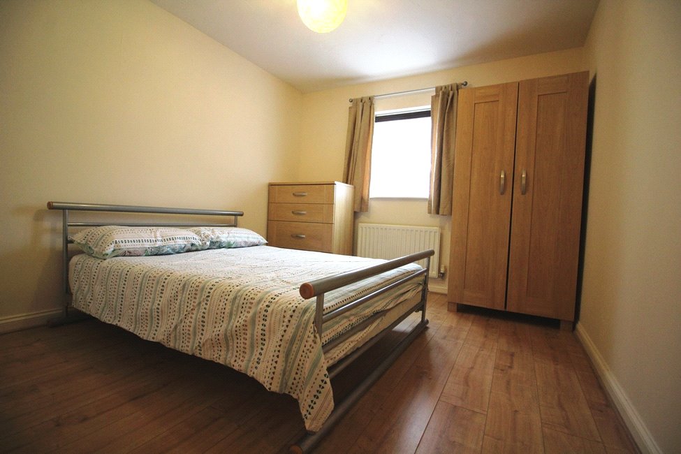 1 bedroom Flat to let in Iliffe Close, Reading, Berkshire