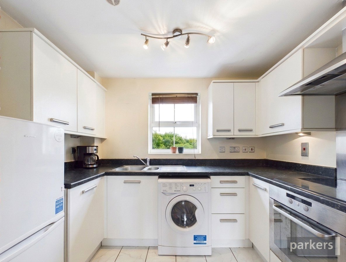 2 bedroom Flat to let in Shinfield, Reading, Berkshire