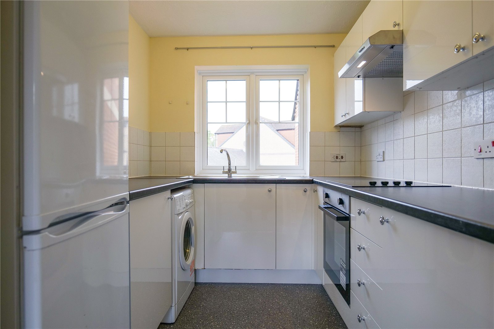 2 bedroom Flat to let in Reading, Berkshire