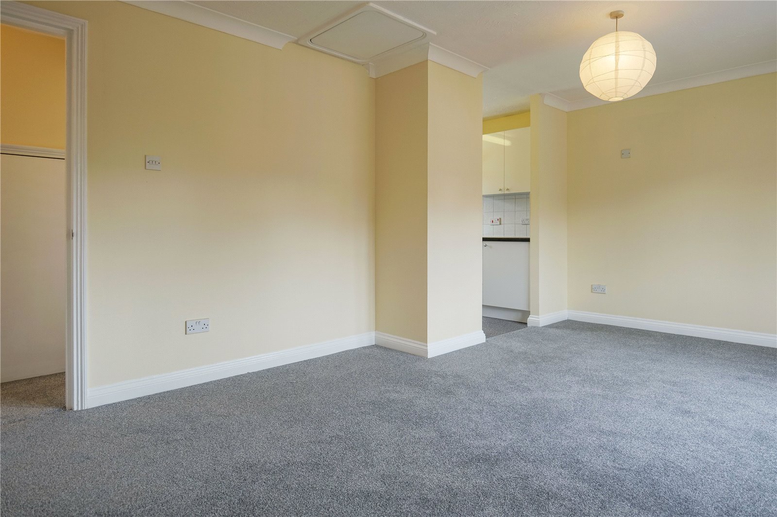 2 bedroom Flat to let in Reading, Berkshire