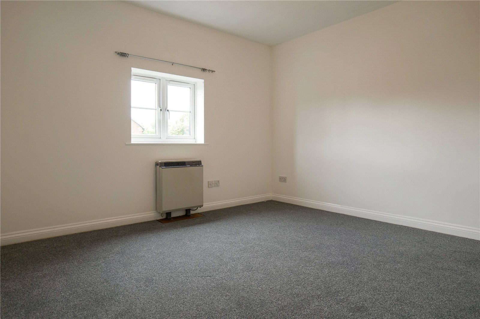 2 bedroom Flat to let in Reading, Berkshire