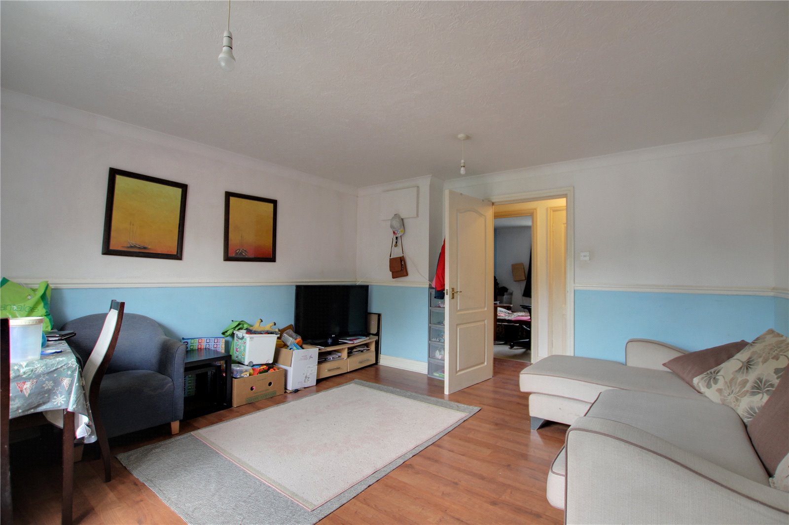 2 bedroom Flat to let in Rembrandt Way, Reading, Berkshire