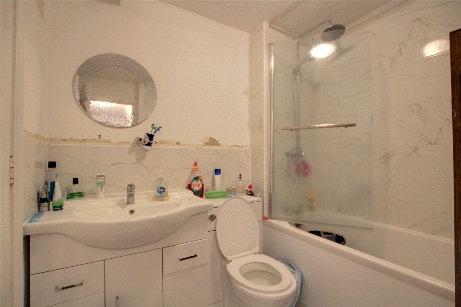 2 bedroom Flat to let in Rembrandt Way, Reading, Berkshire