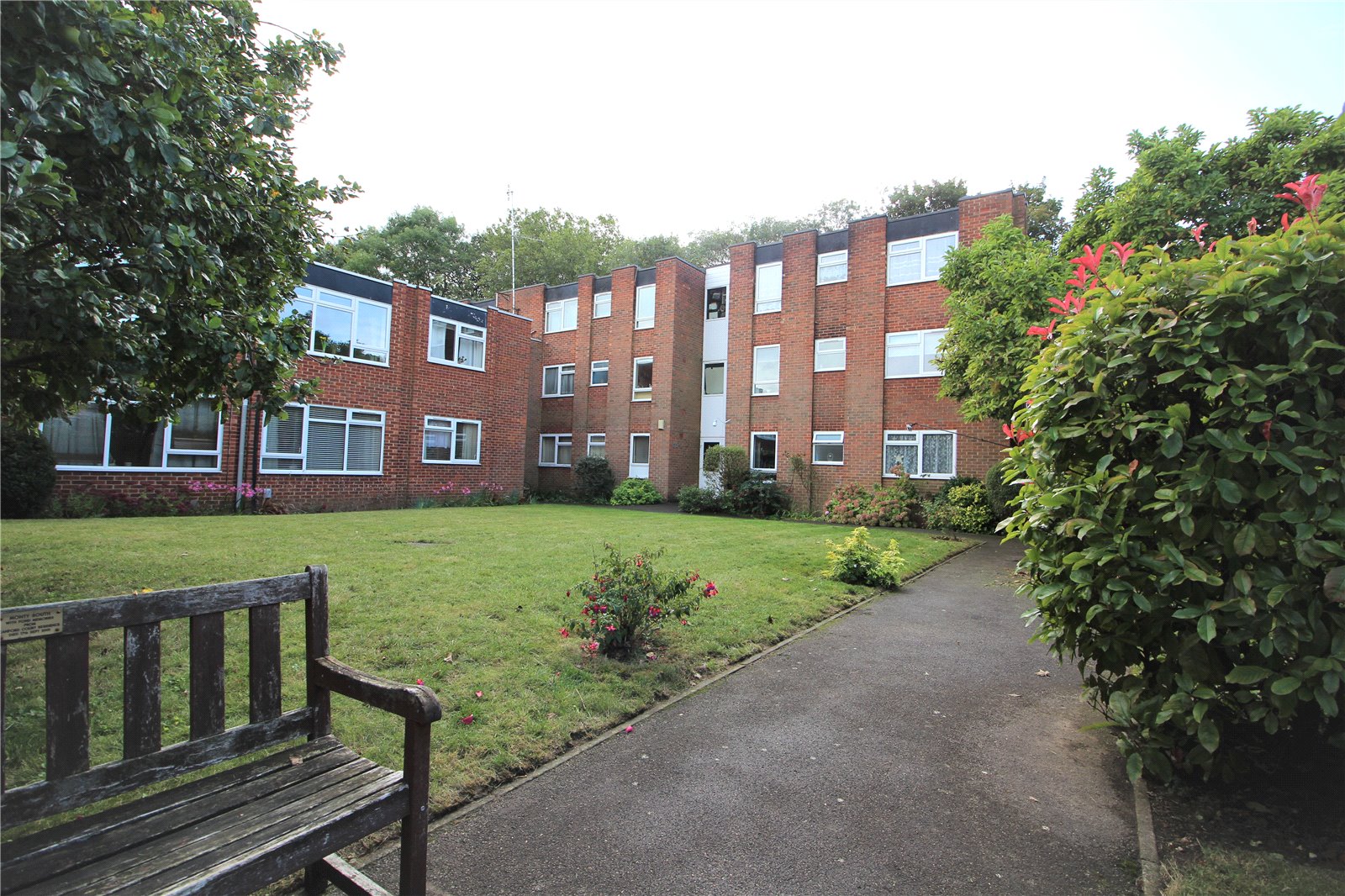 2 bedroom Flat to let in Wilton Road, Reading, Berkshire