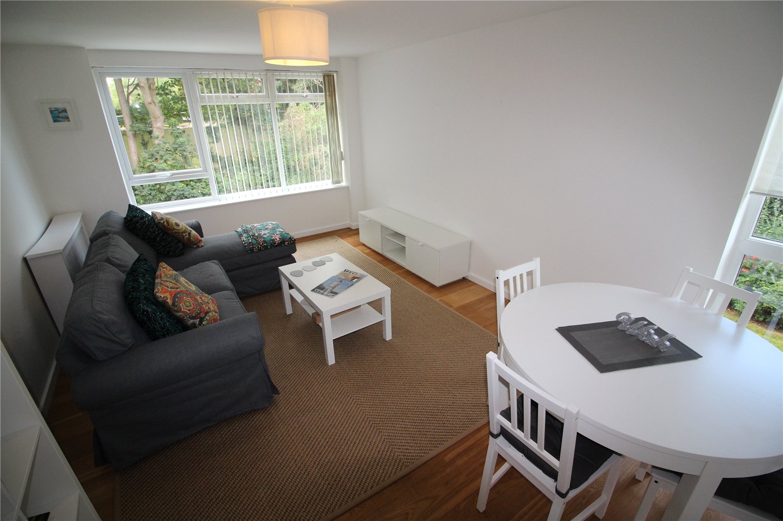 2 bedroom Flat to let in Wilton Road, Reading, Berkshire