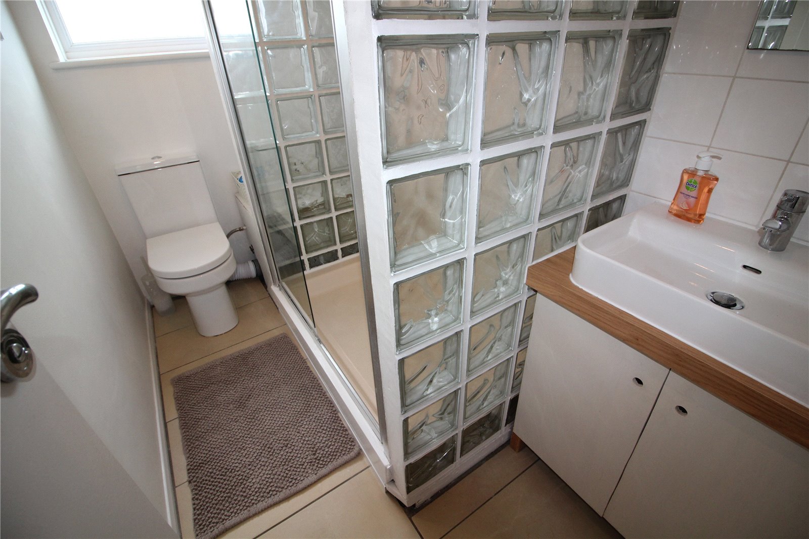 2 bedroom Flat to let in Wilton Road, Reading, Berkshire