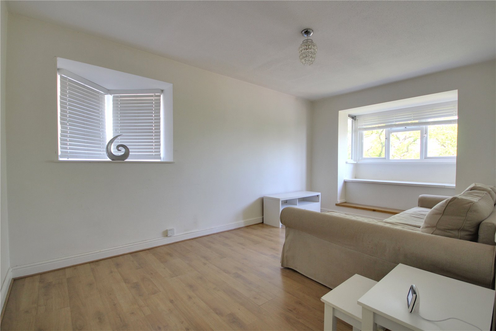 1 bedroom Flat to let in St. Andrews, Bracknell, Berkshire