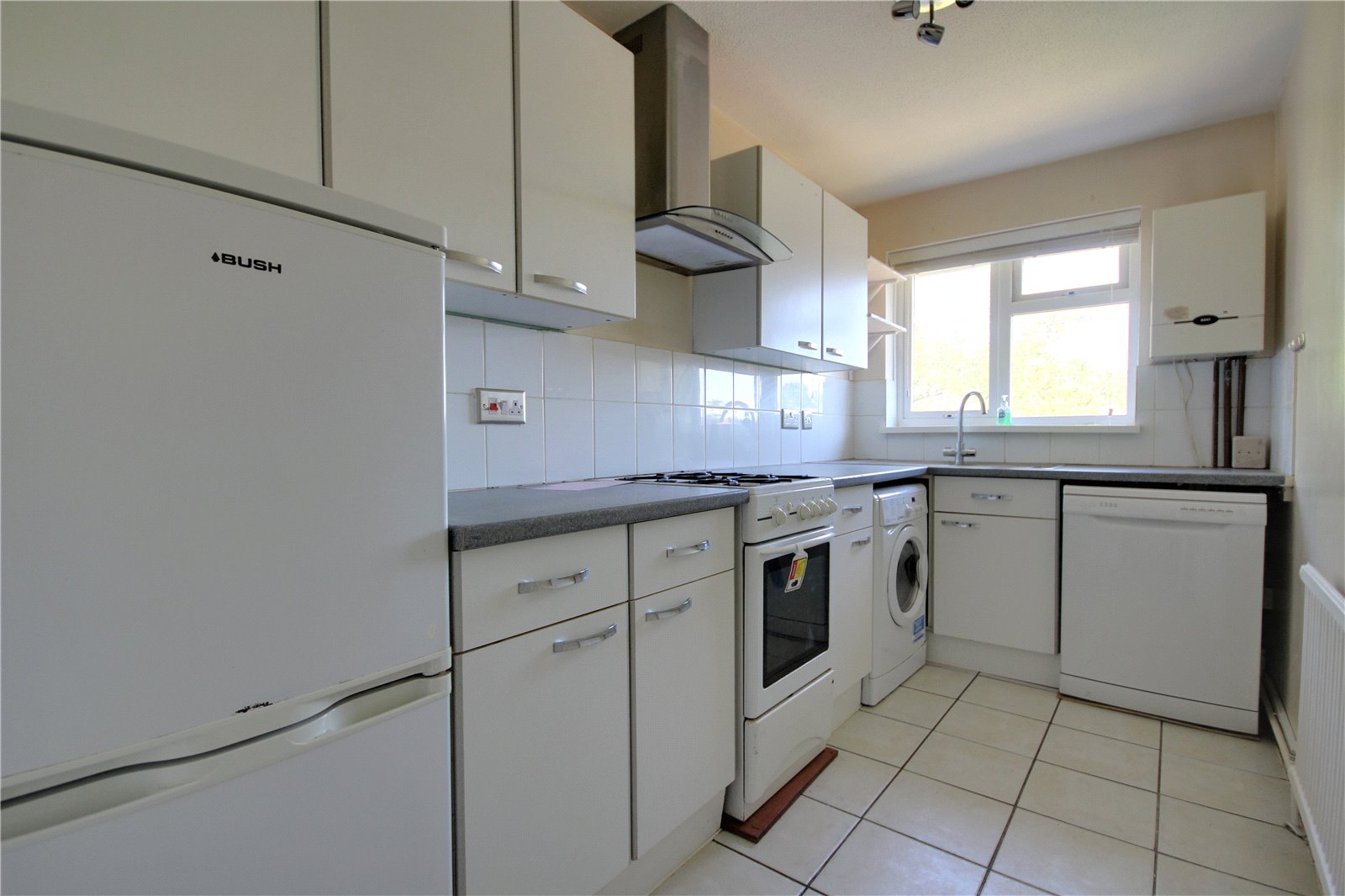1 bedroom Flat to let in St. Andrews, Bracknell, Berkshire