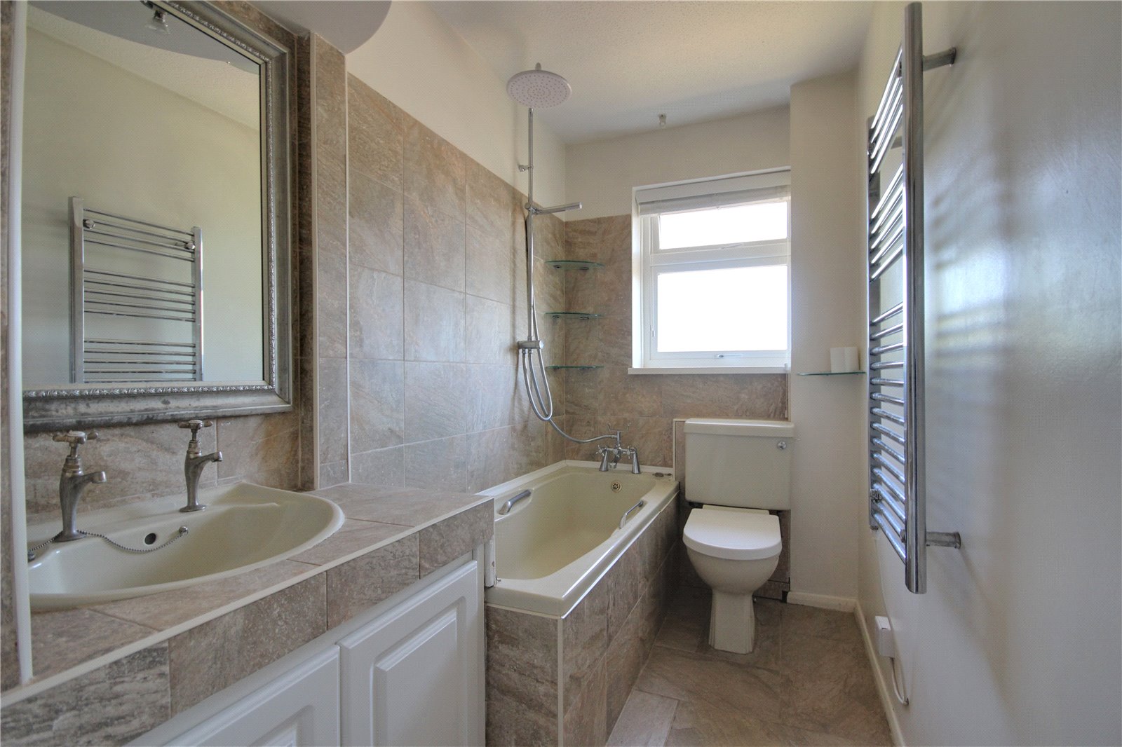 1 bedroom Flat to let in St. Andrews, Bracknell, Berkshire