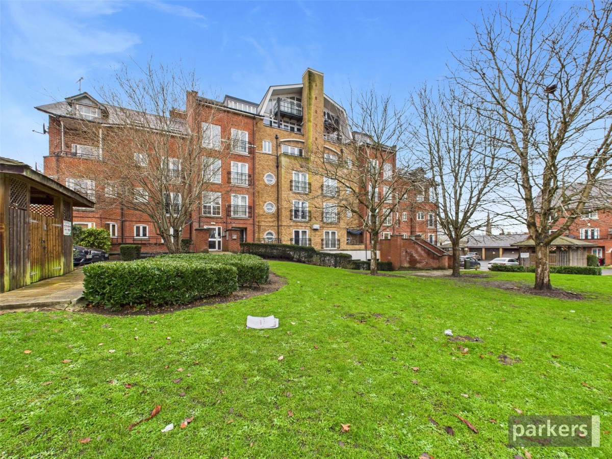 Iliffe Close, Reading, Berkshire