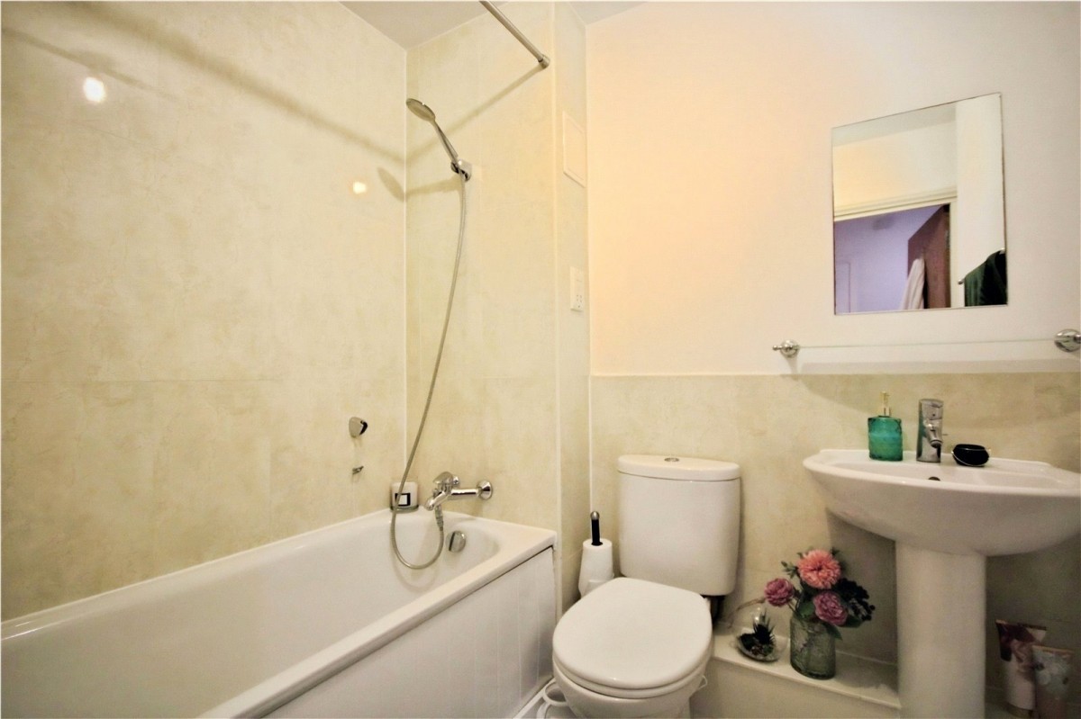 Iliffe Close, Reading, Berkshire