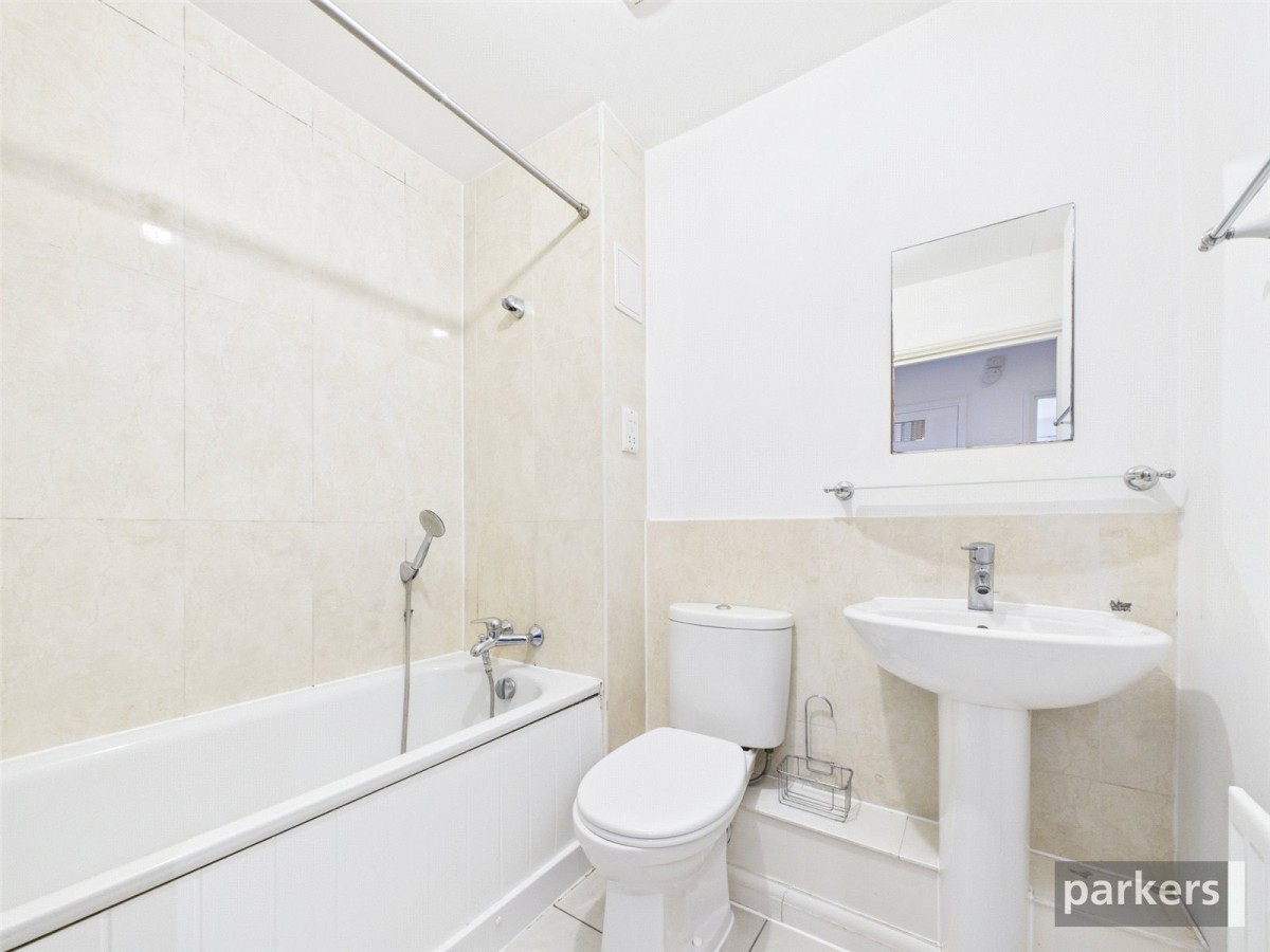 Iliffe Close, Reading, Berkshire